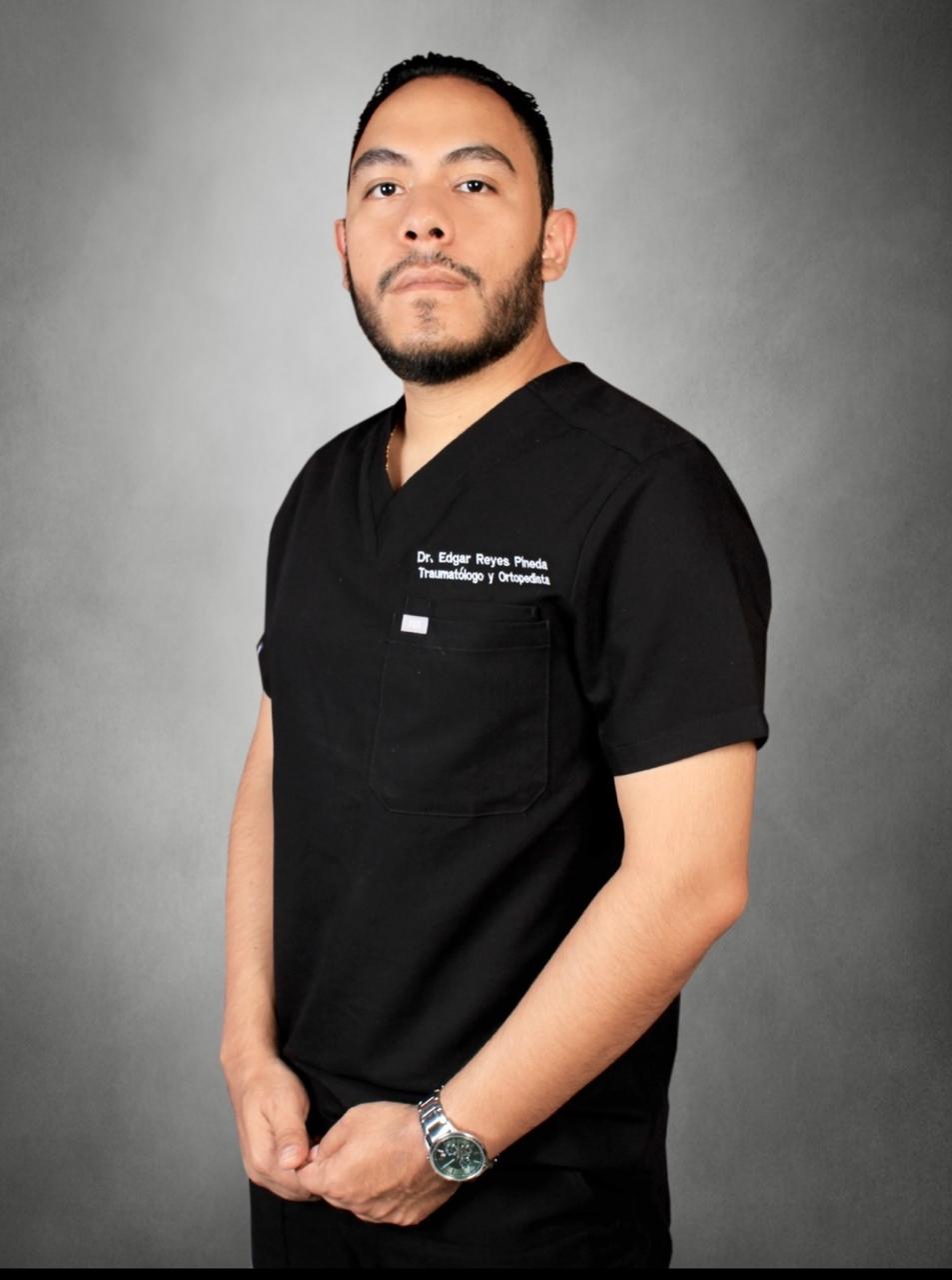 DR. EDGAR REYES PINEDA